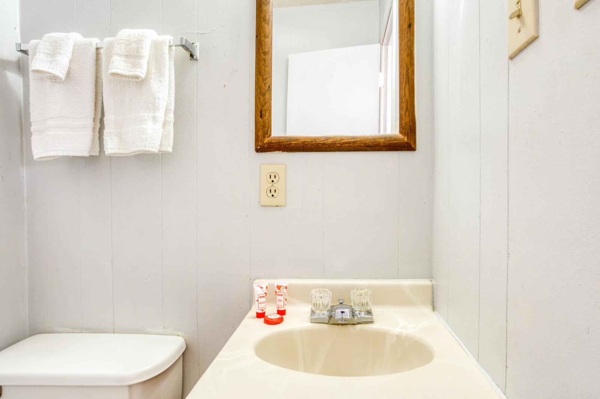 Oyo Hotel Breckenridge Tx Hubbard Creek Lake ภายนอก รูปภาพ