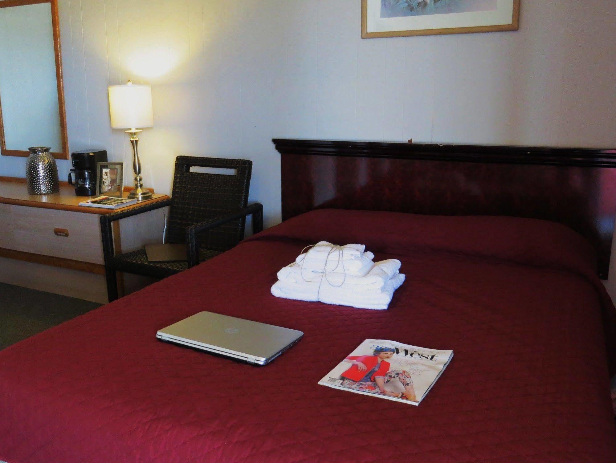 Oyo Hotel Breckenridge Tx Hubbard Creek Lake ภายนอก รูปภาพ