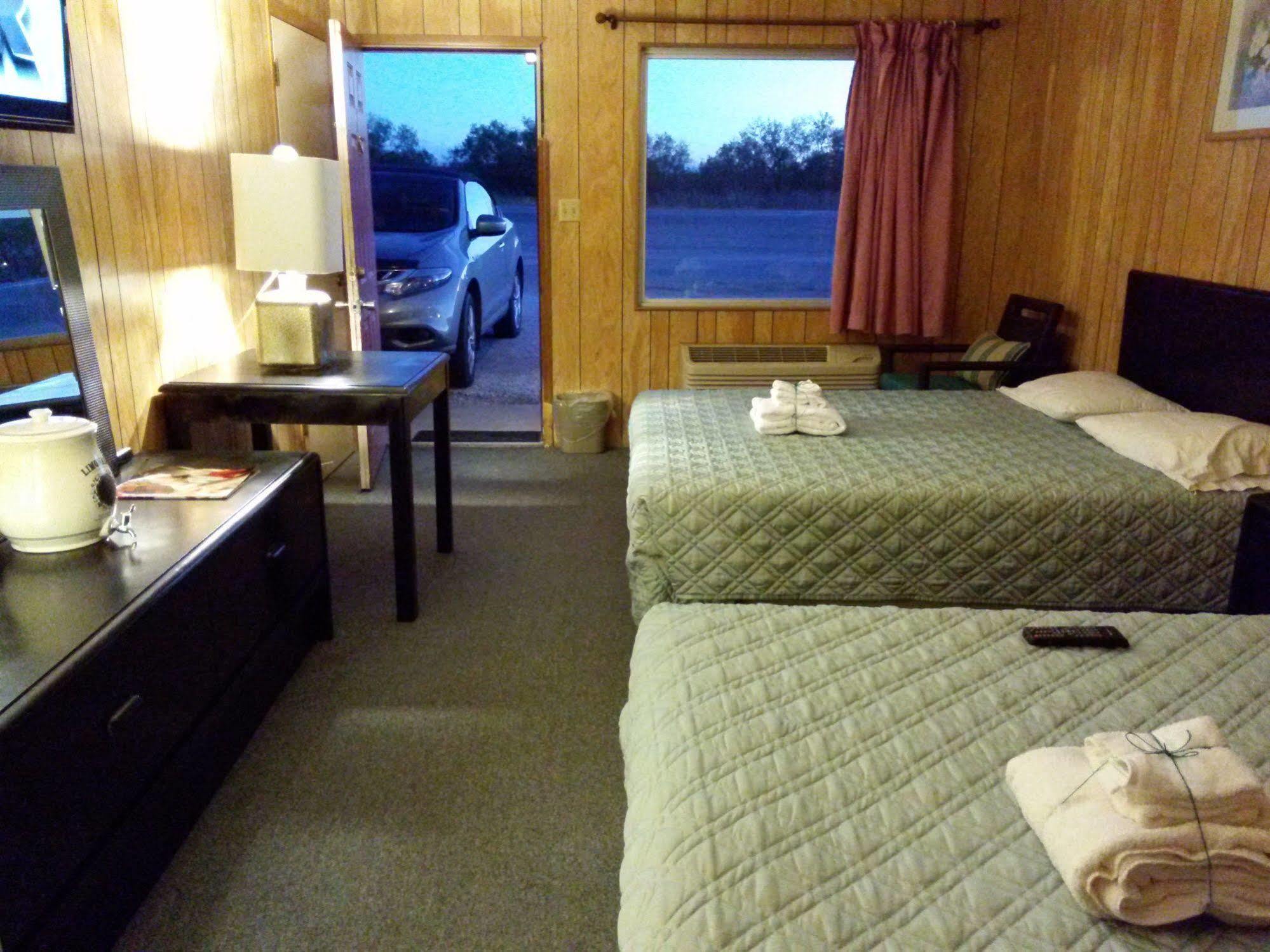 Oyo Hotel Breckenridge Tx Hubbard Creek Lake ภายนอก รูปภาพ